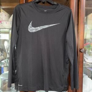 Nike XL Men's Black Dri-FIT Long Sleeve Tee *fitted size*